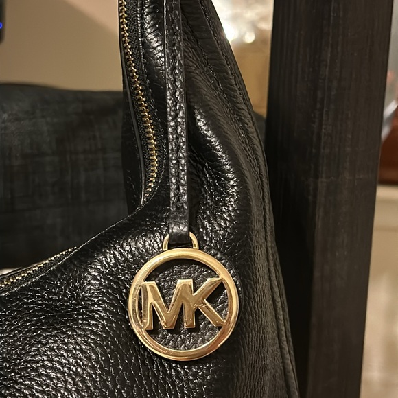 Michael Kors Lydia Large Black Hobo, EUC - Picture 6 of 12